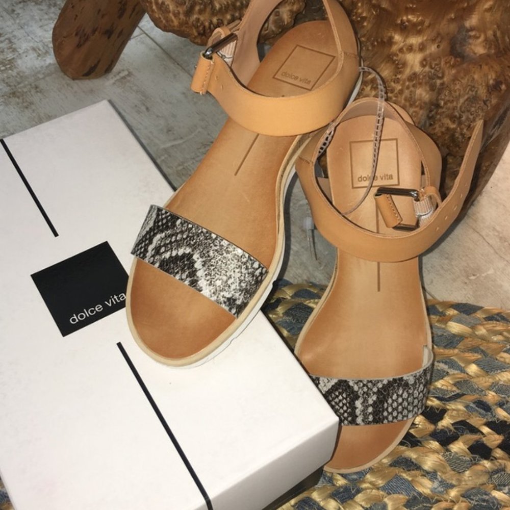 PRICE FIRM!  Beautiful DOLCE VITA Sandals with Ankle Strap - Picture 5 of 11